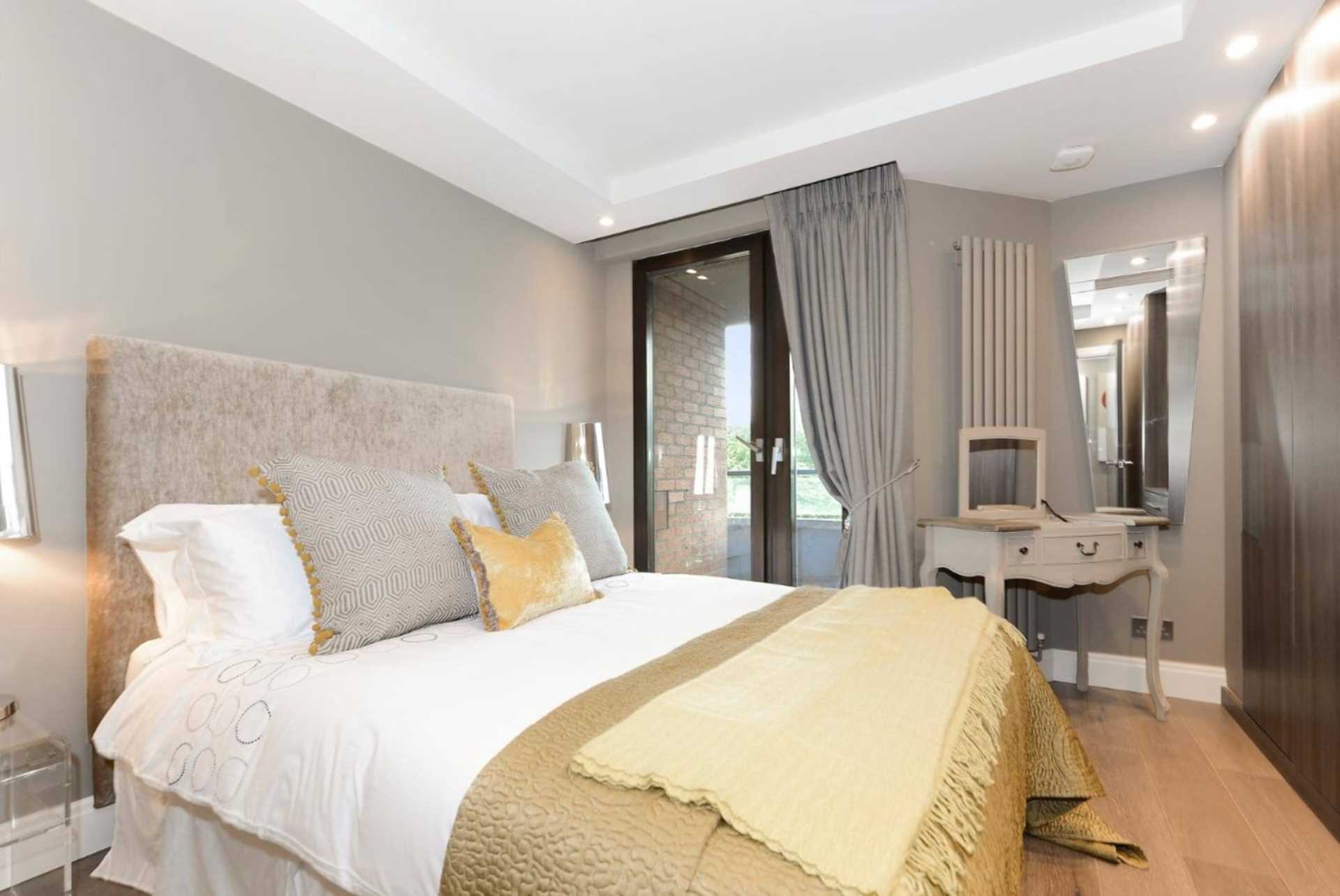 London NW3 6HT 2 bed flat rental property internal/external image-5