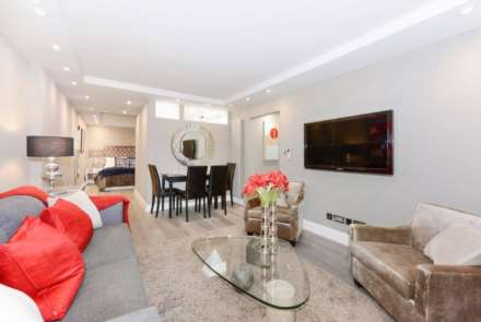 2 bed flat to rent in London NW3