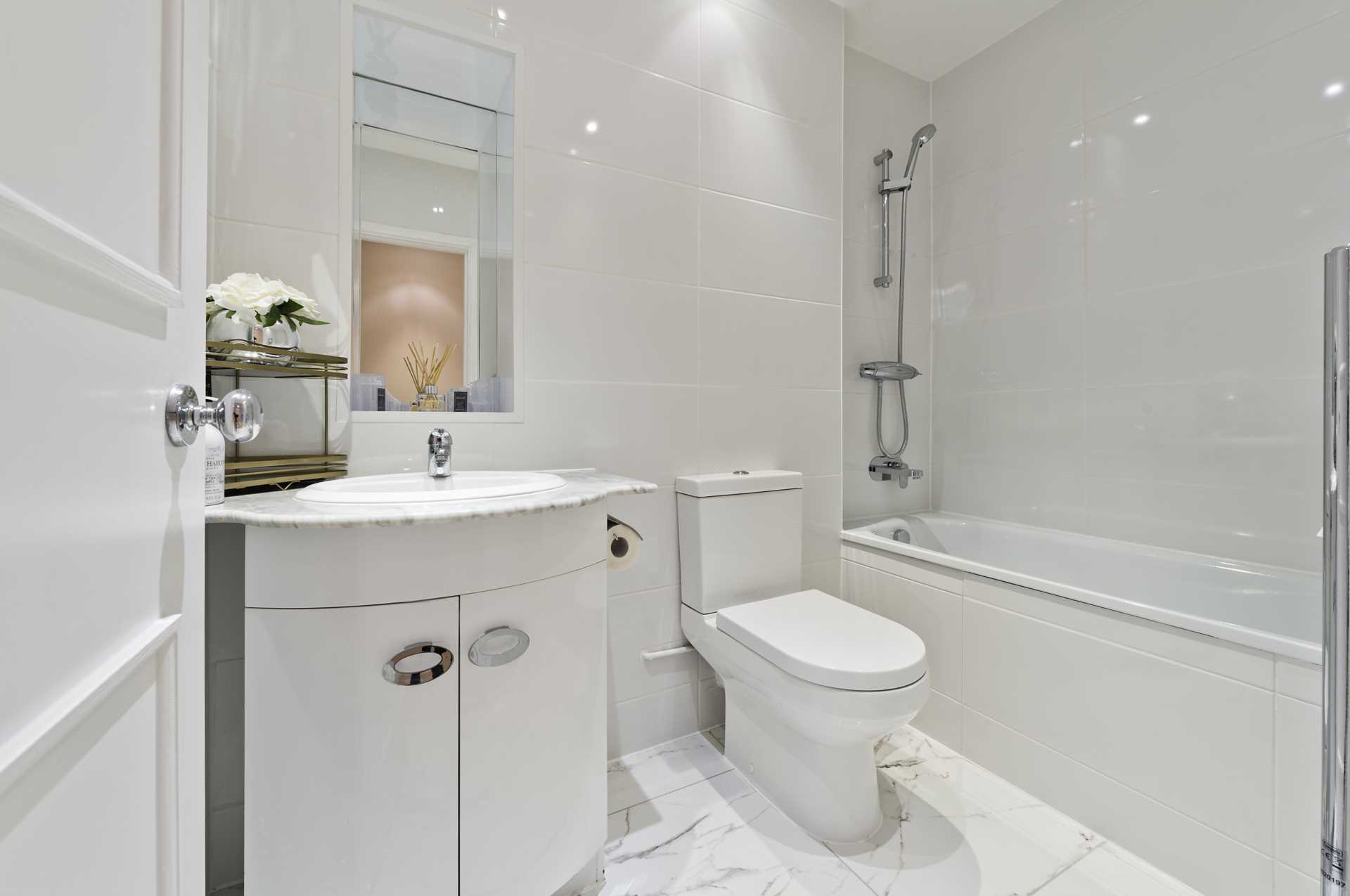 London W2 2PJ 1 bed flat rental property internal/external image-4