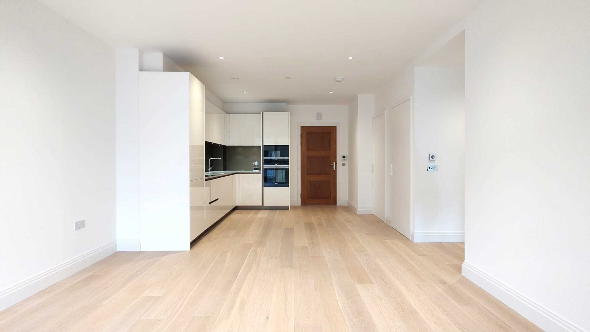 London TW11 9FJ 2 bed flat rental property internal/external image-1
