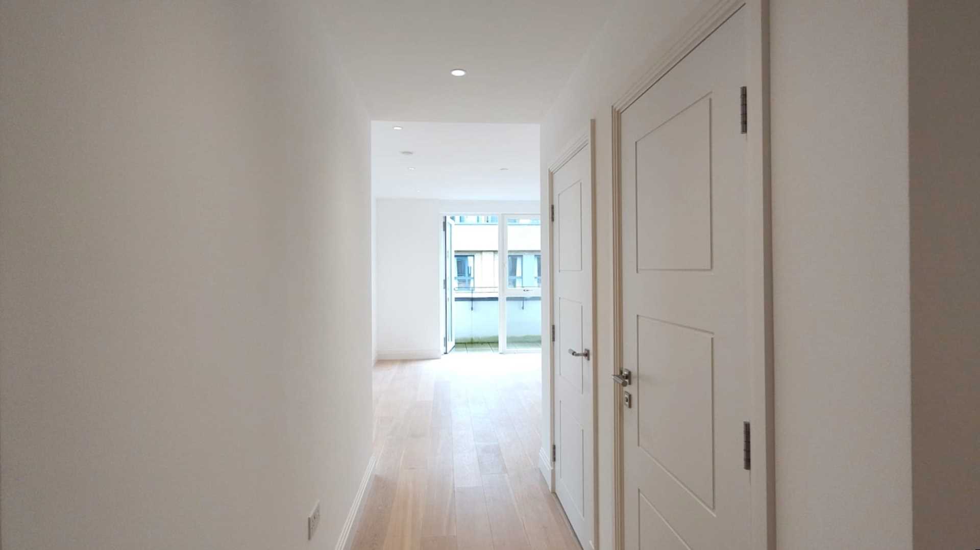 London TW11 9FJ 3 bed flat rental property internal/external image-6