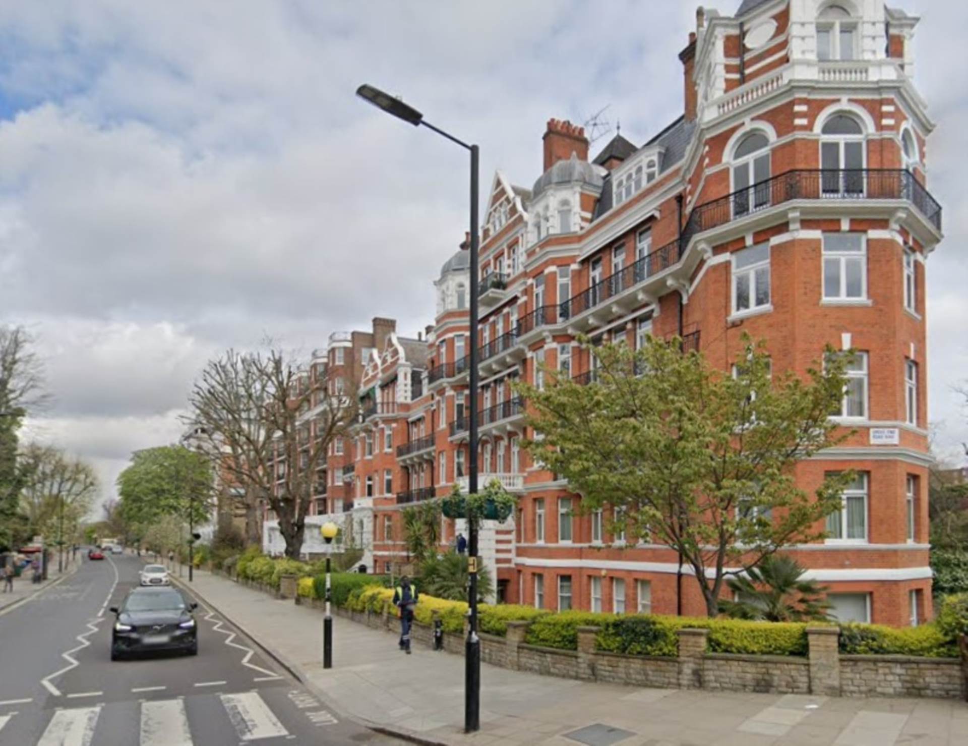 London NW8 9DB 1 bed flat rental property internal/external image-1