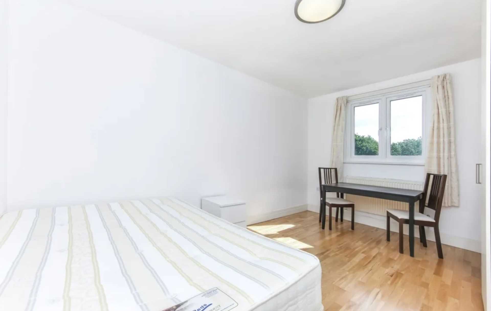London W5 3UP 1 bed studio rental property internal/external image-3