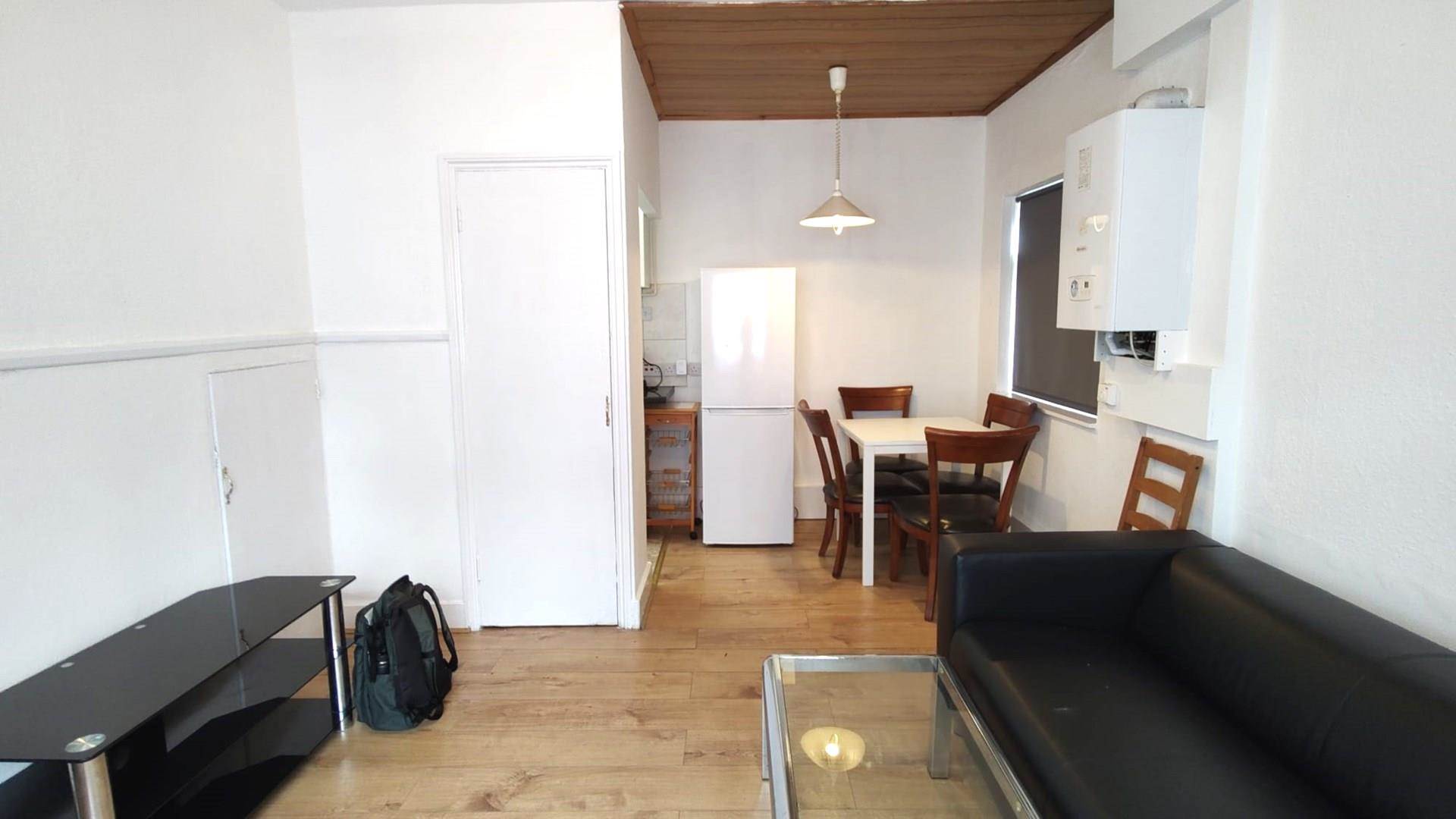 London N3 3HR 1 bed maisonette rental property internal/external image-3