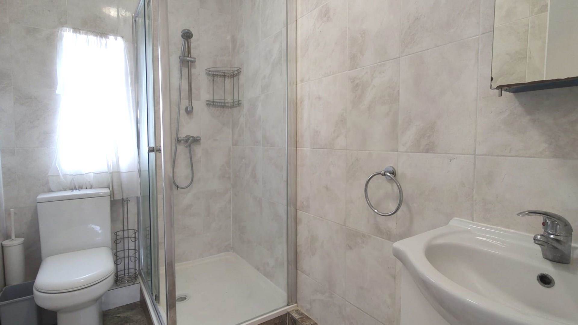London N3 3HR 1 bed maisonette rental property internal/external image-7
