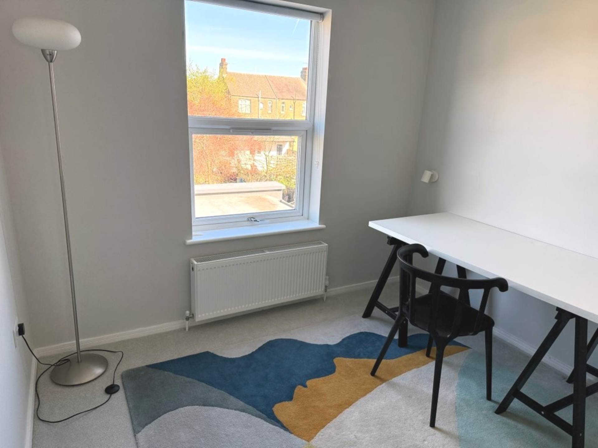 London E12 6DS 2 bed flat rental property internal/external image-3