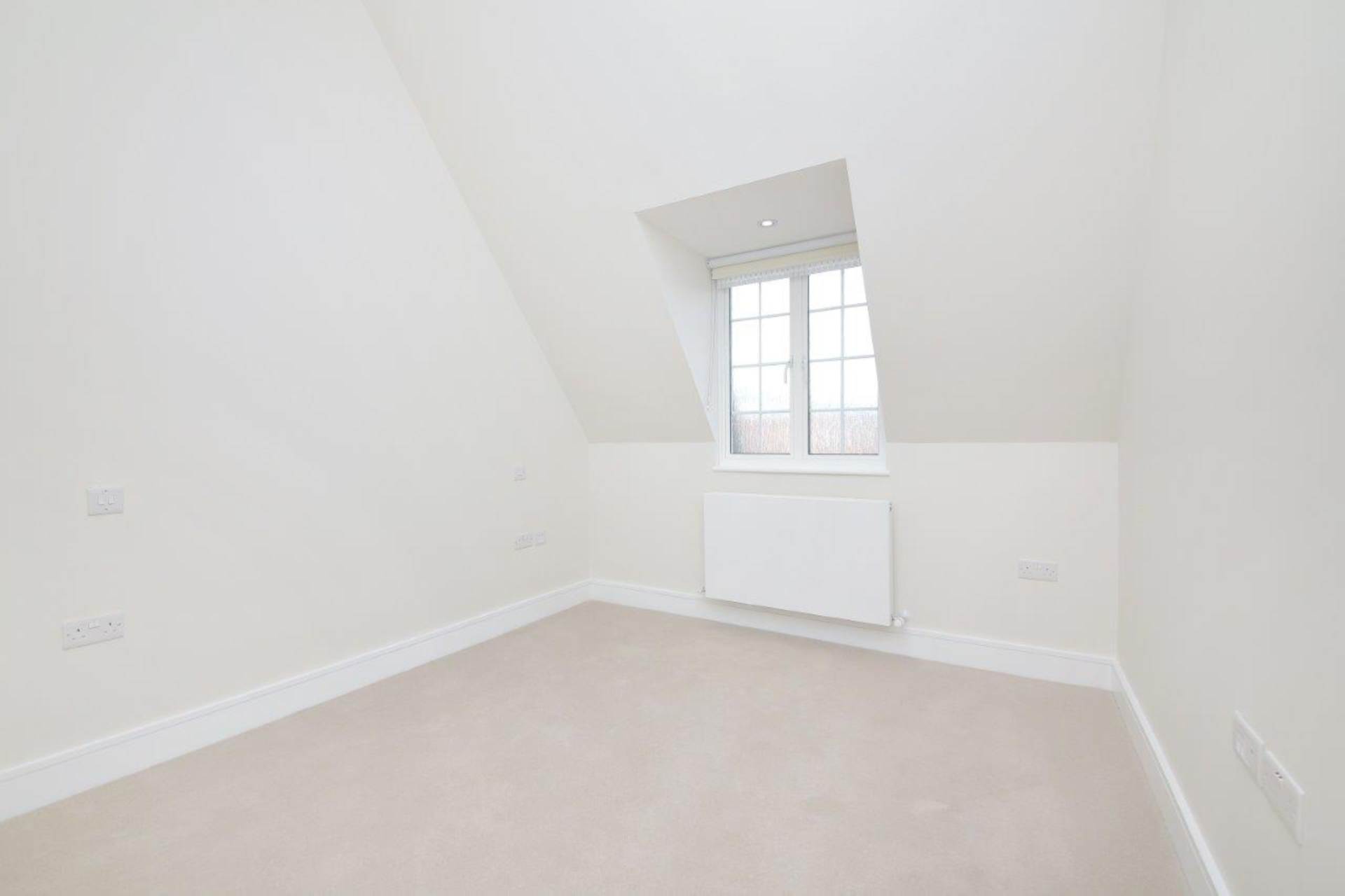 London NW11 8BL 3 bed flat rental property internal/external image-11