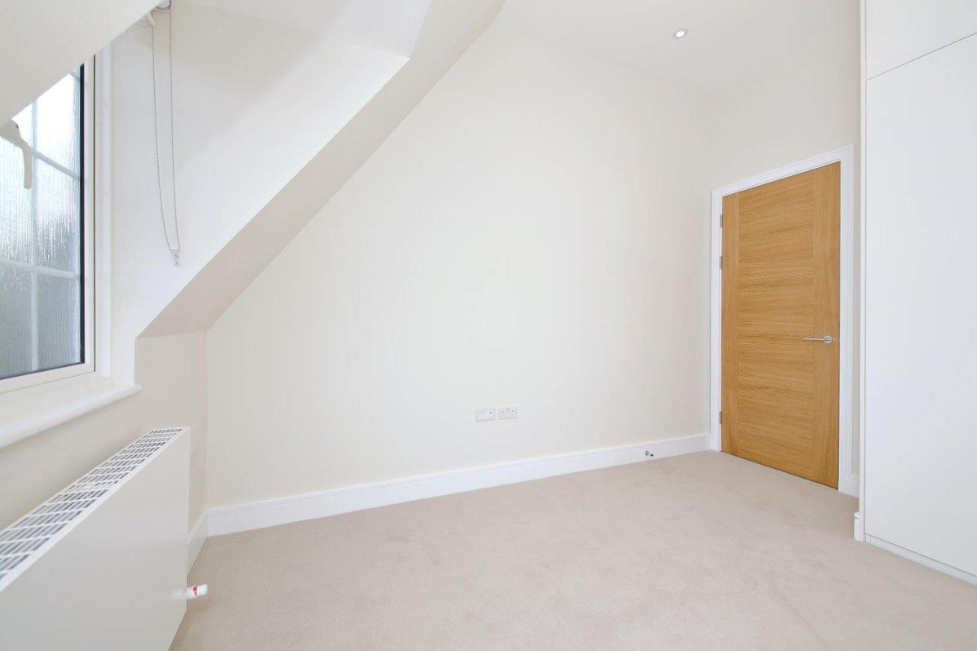 London NW11 8BL 3 bed flat rental property internal/external image-12
