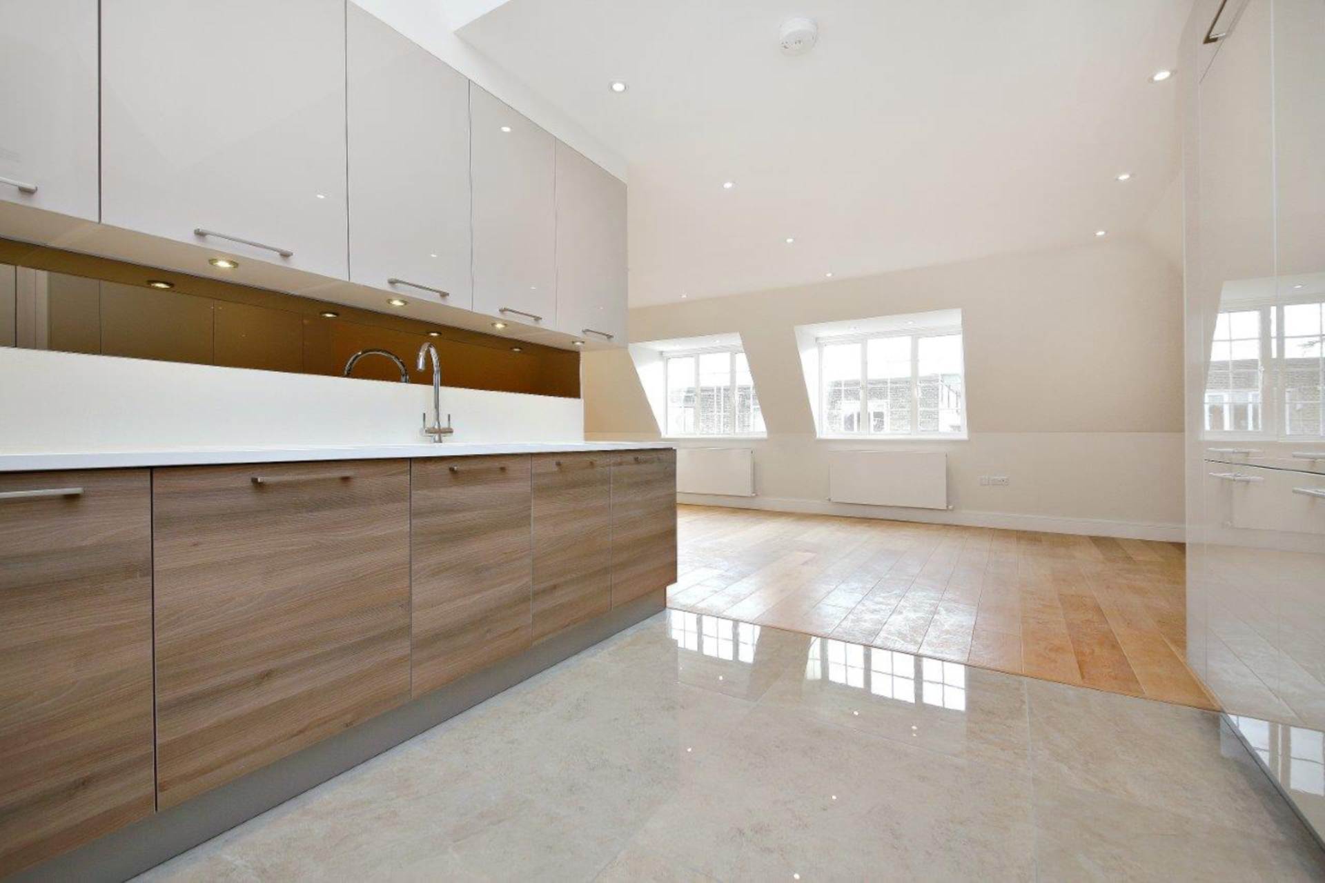 London NW11 8BL 3 bed flat rental property internal/external image-3