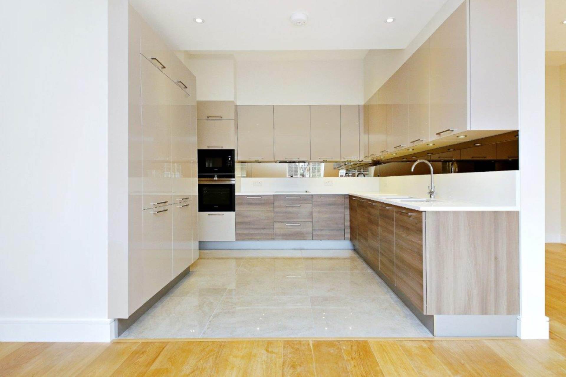London NW11 8BL 3 bed flat rental property internal/external image-4
