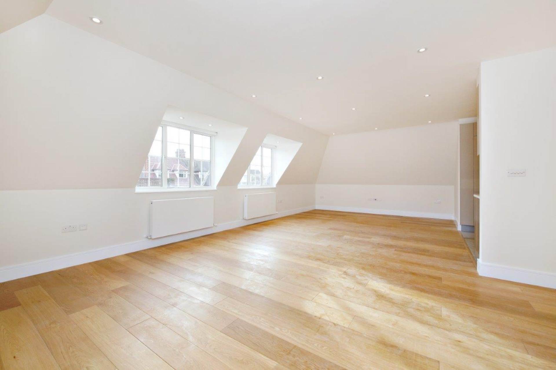 London NW11 8BL 3 bed flat rental property internal/external image-5