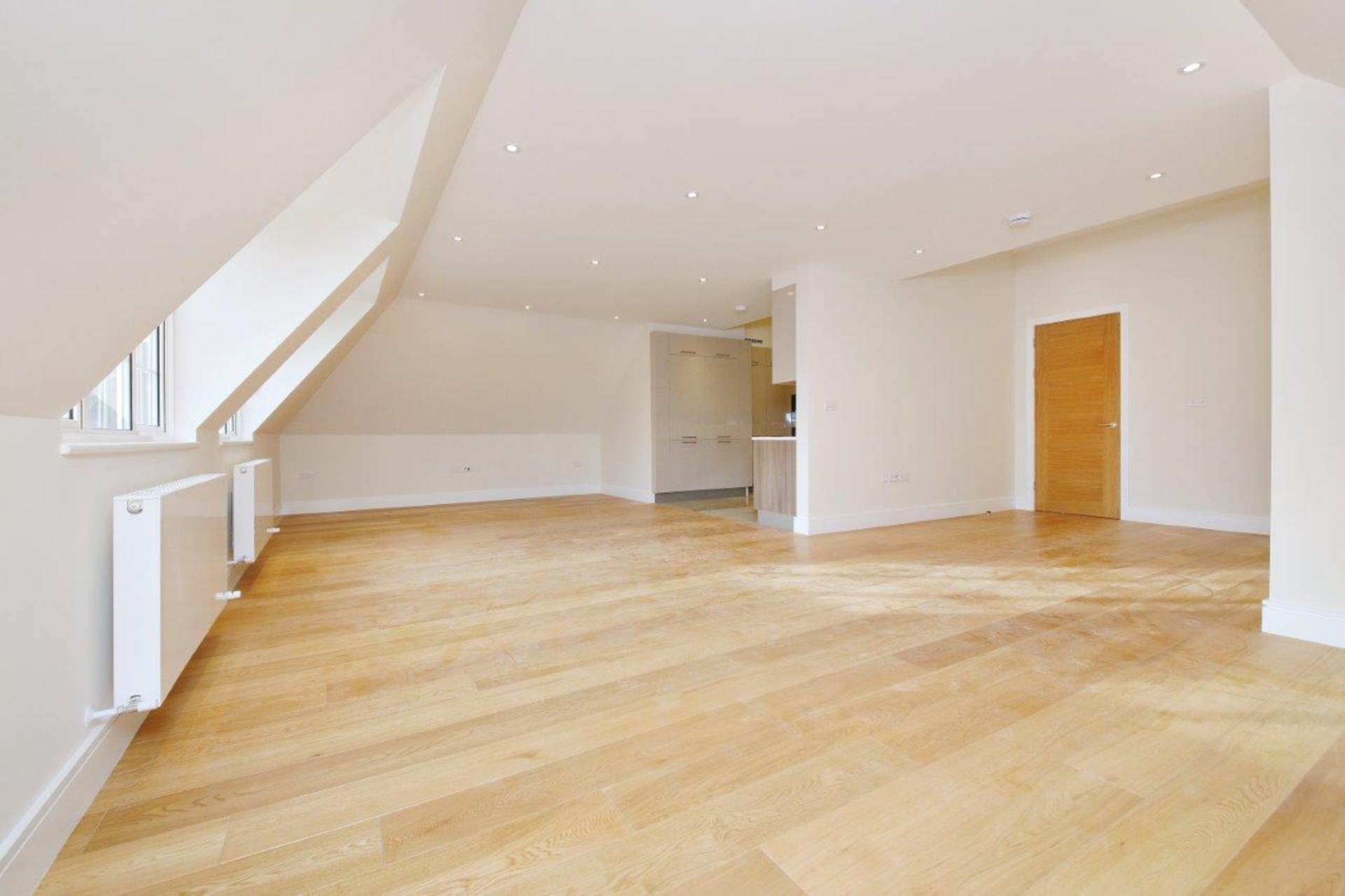 London NW11 8BL 3 bed flat rental property internal/external image-6