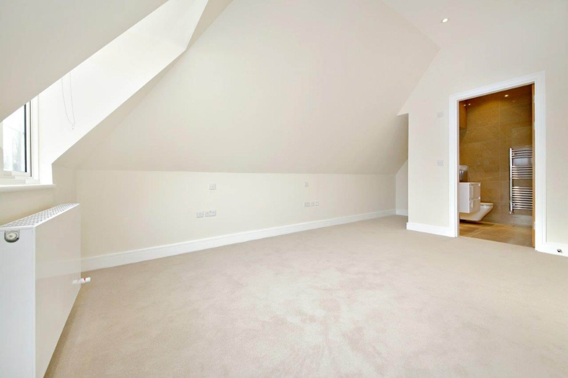 London NW11 8BL 3 bed flat rental property internal/external image-7