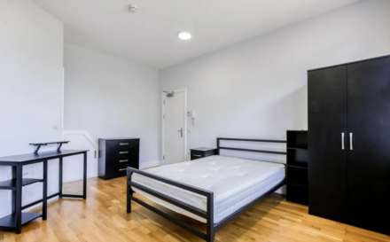 1 bed studio to rent in London W3