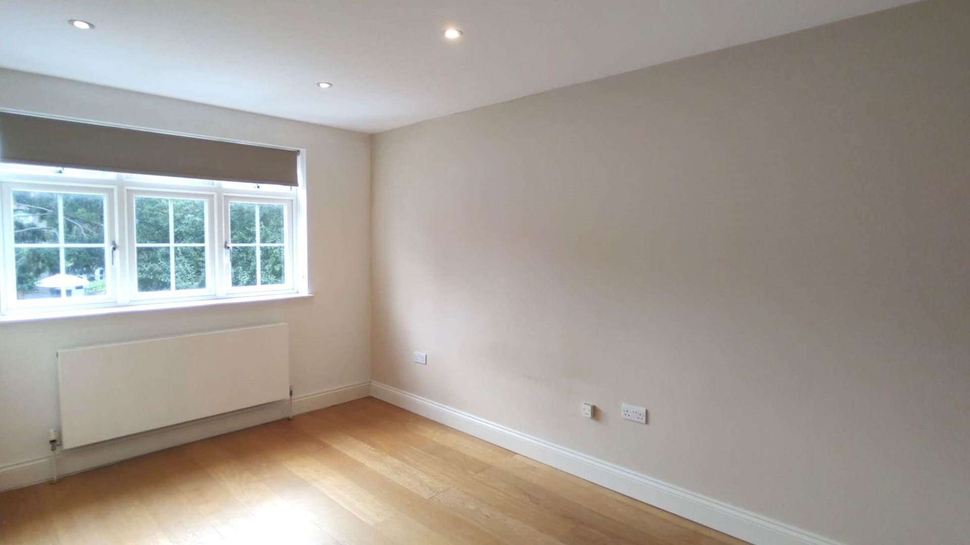 London N12 8BF 4 bed end terrace rental property internal/external image-6