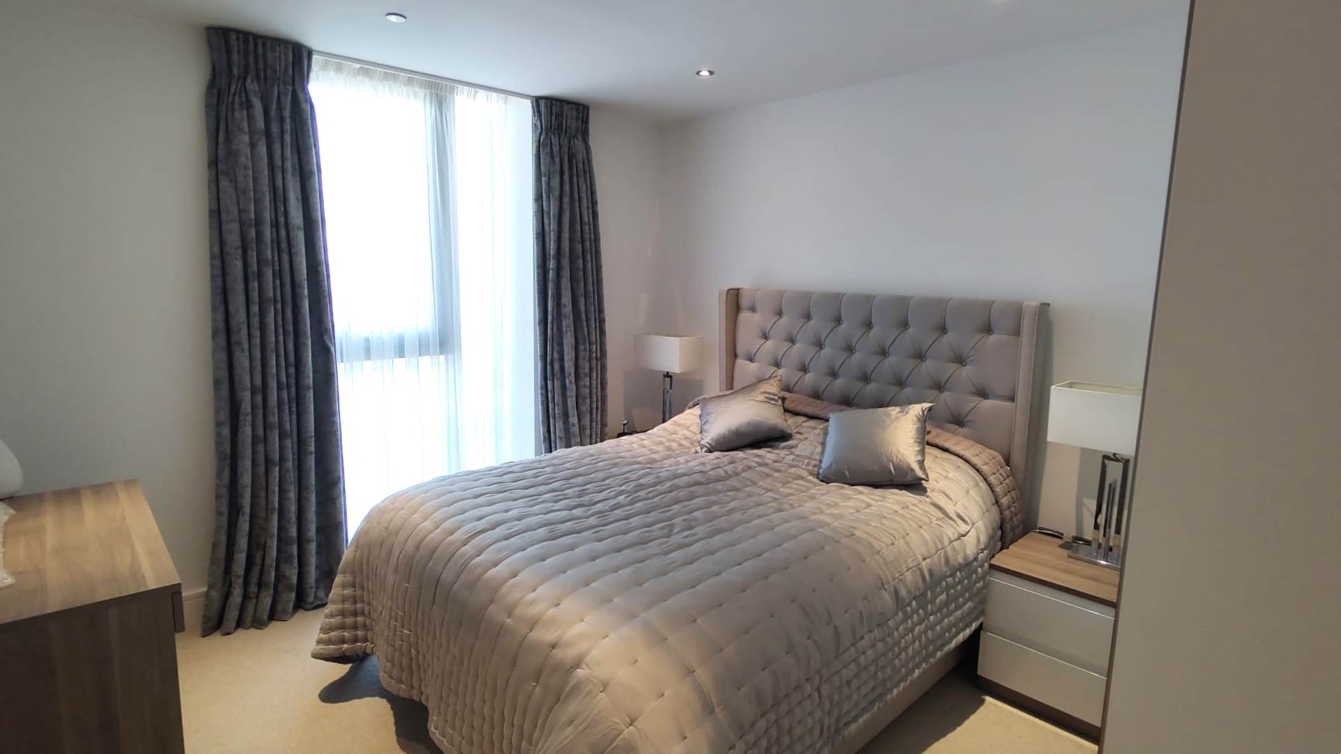 London W5 2SN 2 bed flat rental property internal/external image-7