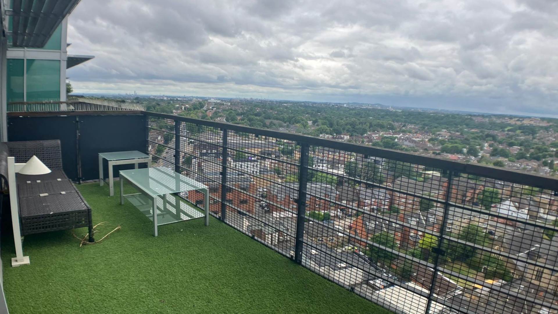 London N12 0EN 2 bed flat rental property internal/external image-12