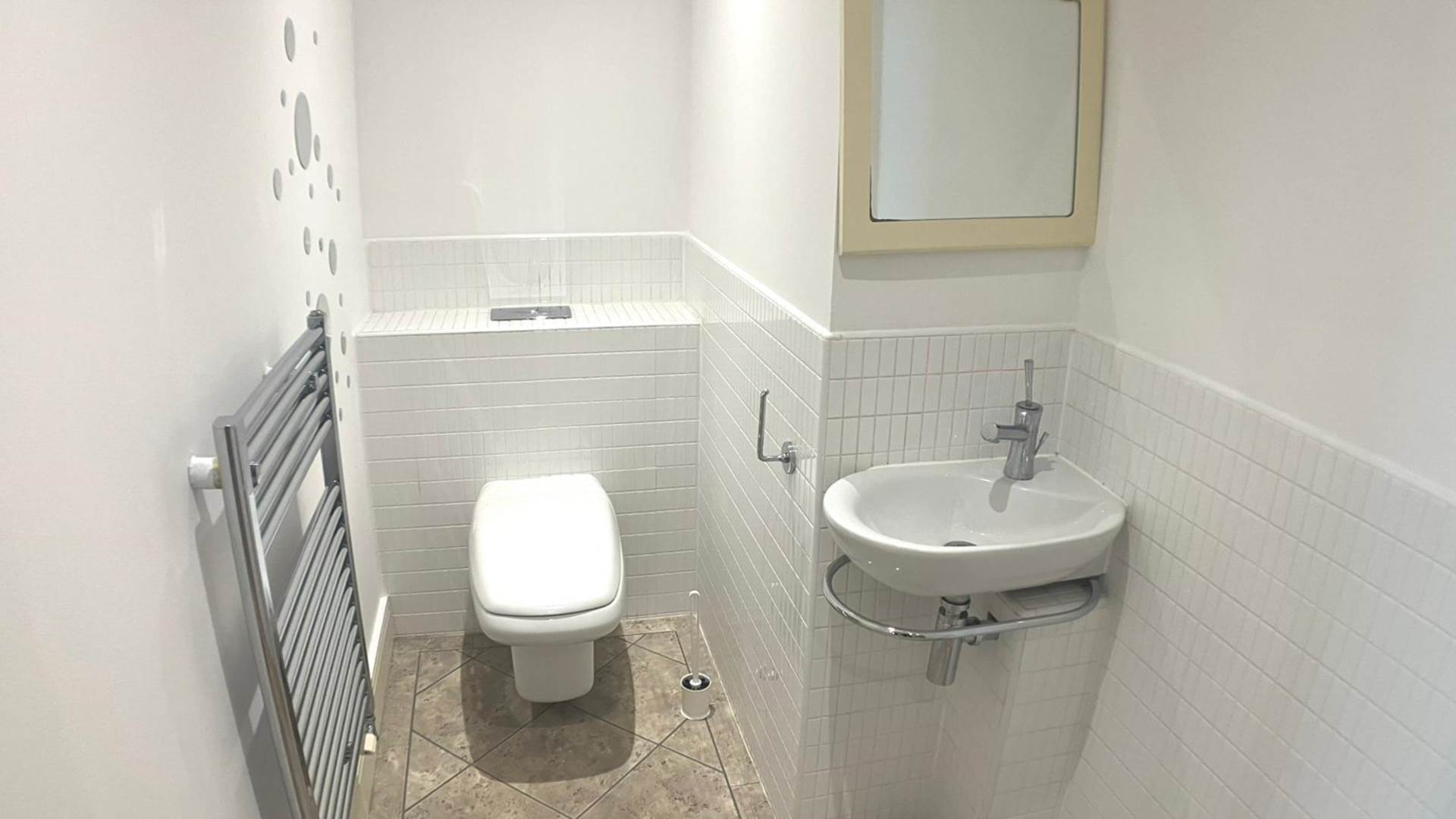 ロンドン N12 0EN 2ベッドフラット 賃貸物件の内外装写真-9