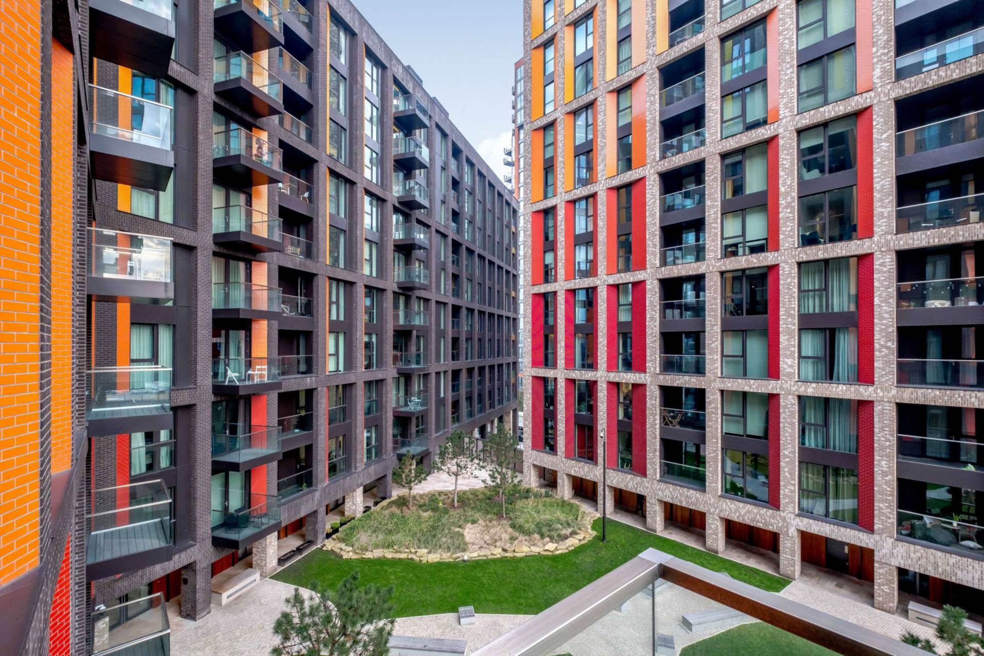 London SW11 7AG 1 bed flat rental property internal/external image-6