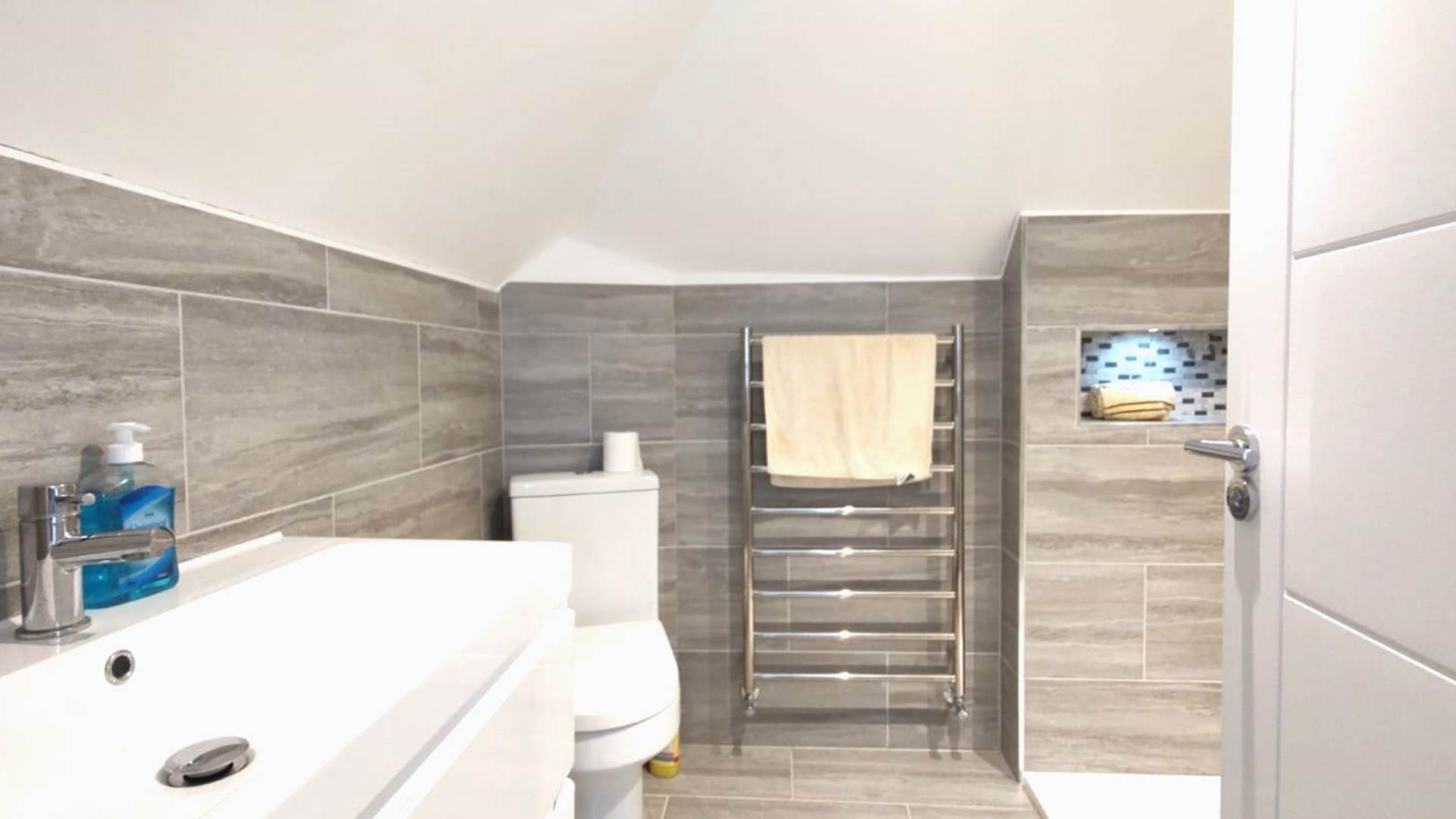 London NW11 8AD 1 bed flat rental property internal/external image-6