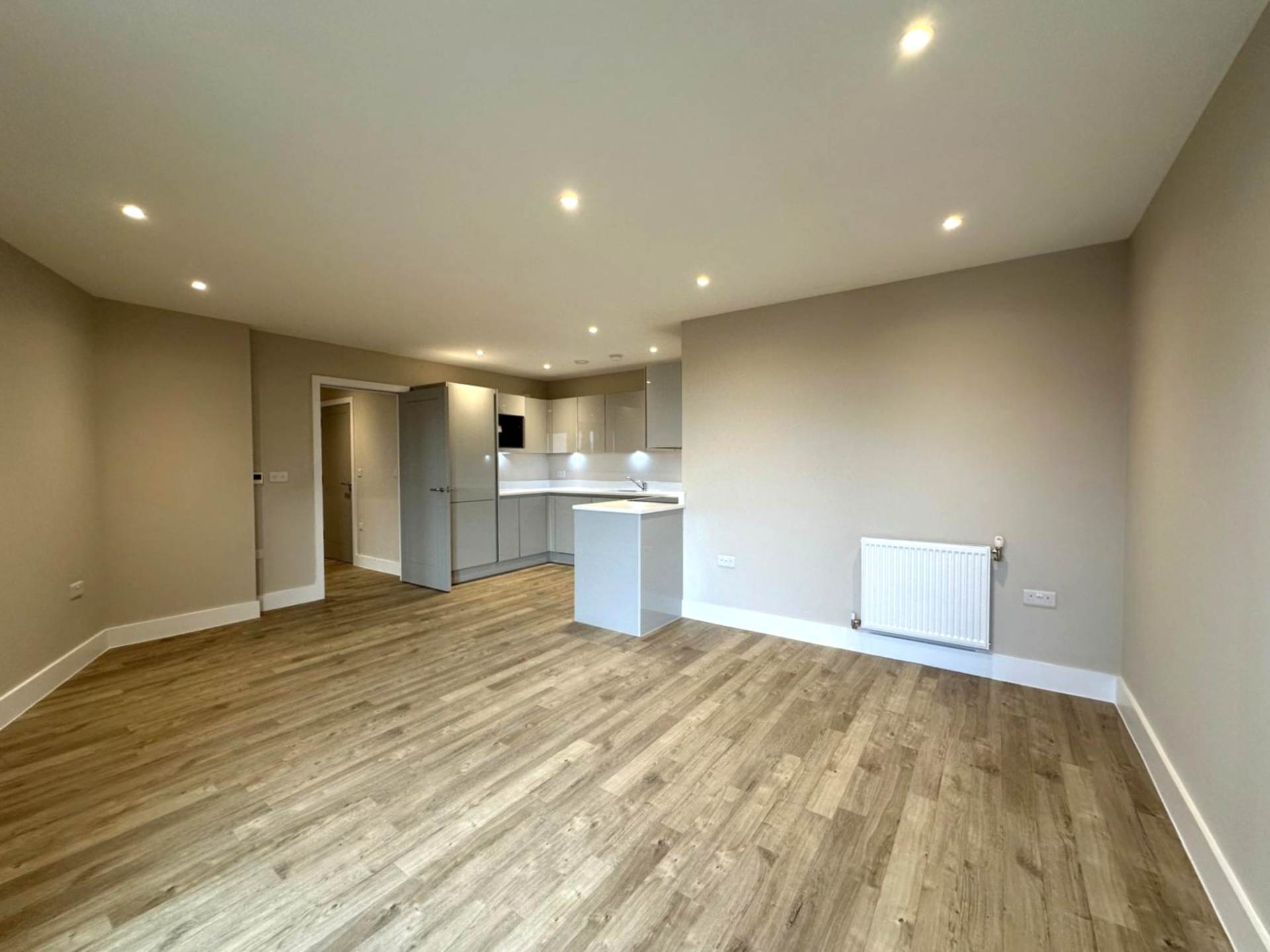 London N3 1QG 2 bed flat sales property internal/external image-11