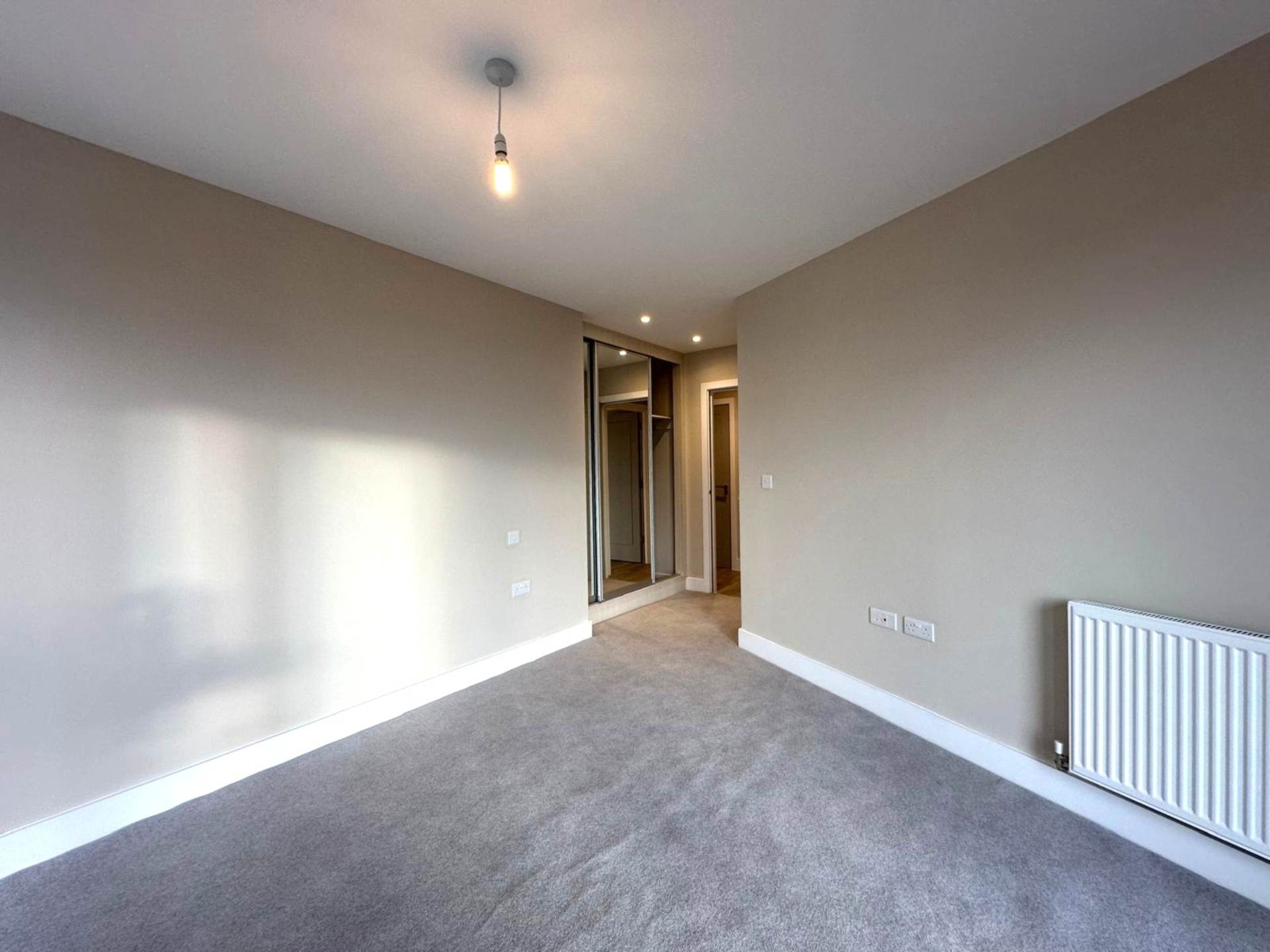 London N3 1QG 2 bed flat sales property internal/external image-3