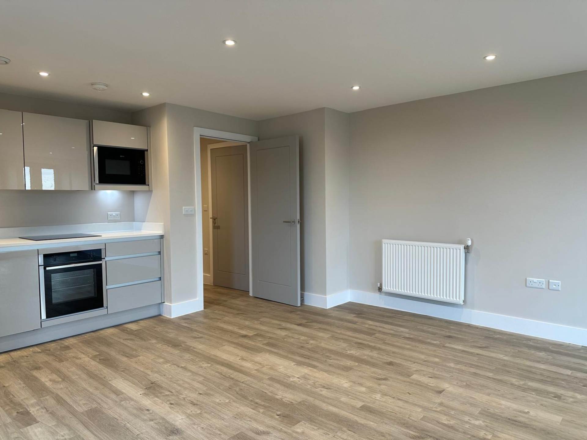 London N3 1QG 2 bed flat sales property internal/external image-14