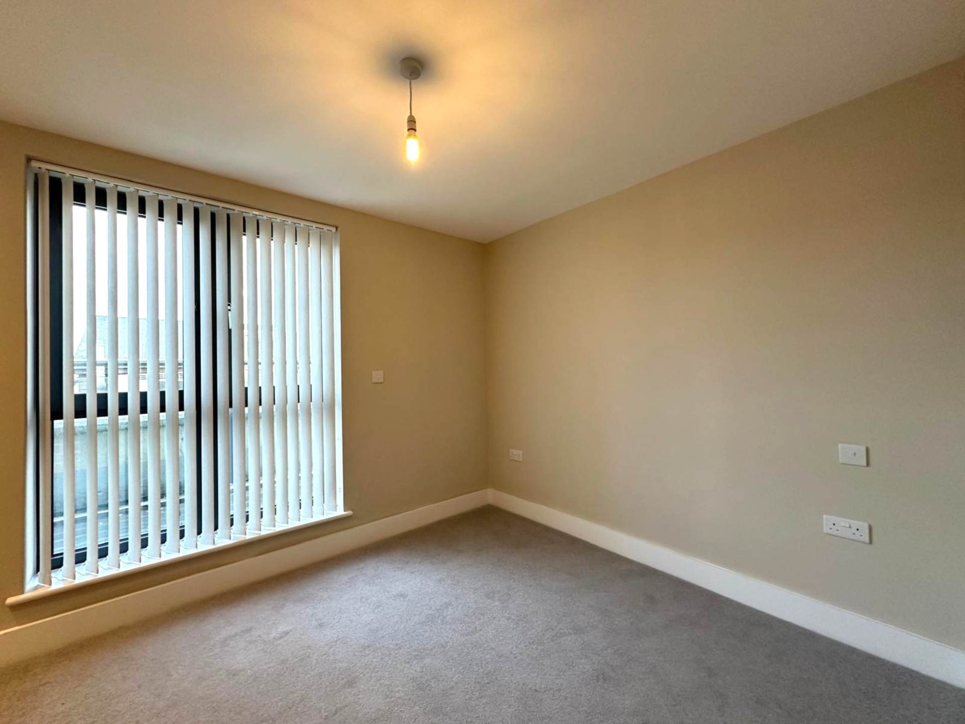 London N3 1QG 2 bed flat sales property internal/external image-5