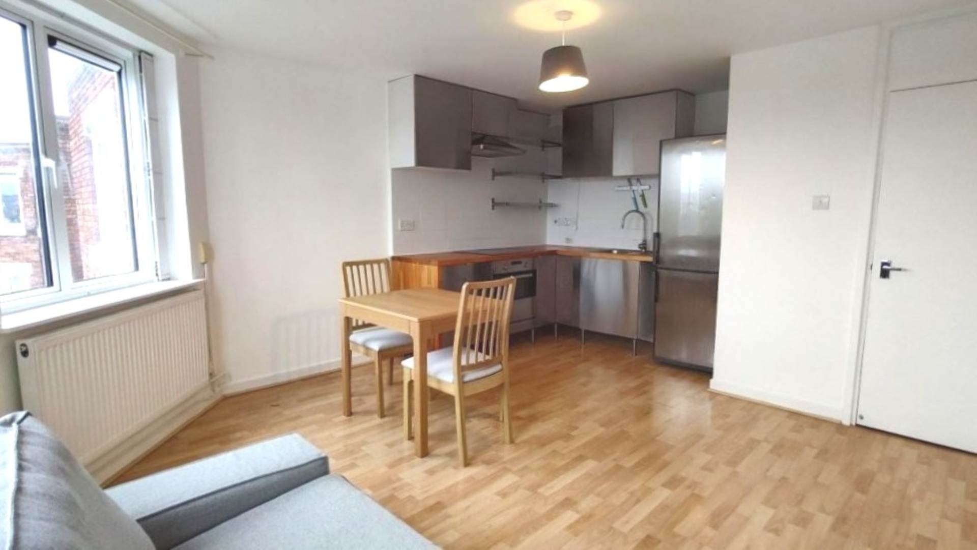 ロンドン N7 9SX 2ベッドフラット 賃貸物件の内外装写真-2