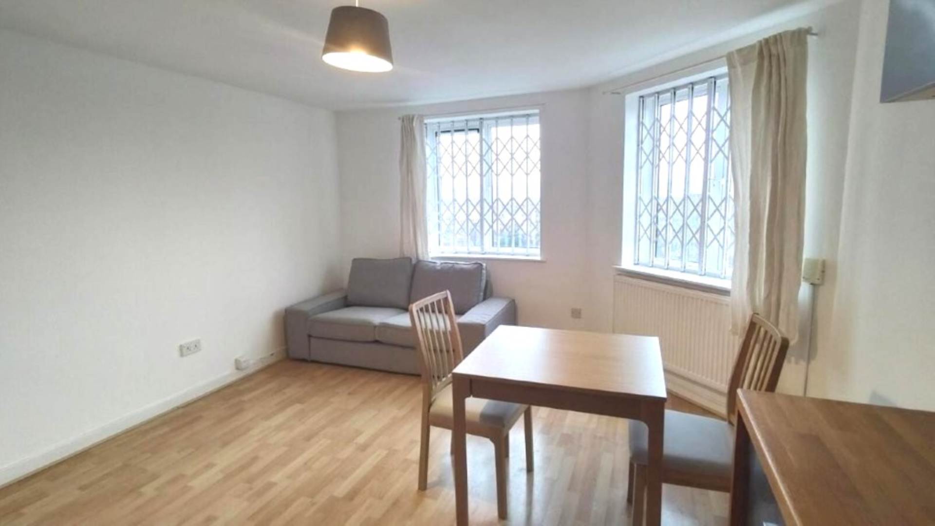 ロンドン N7 9SX 2ベッドフラット 賃貸物件の内外装写真-3