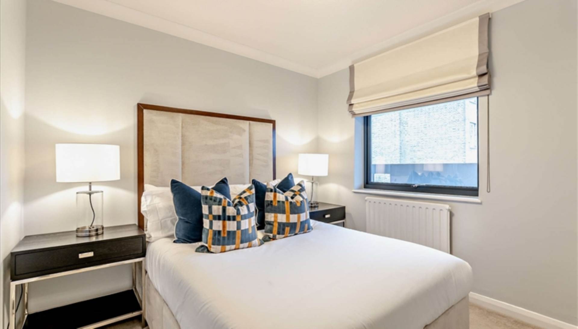 London SW3 6SN 2 bed flat rental property internal/external image-4