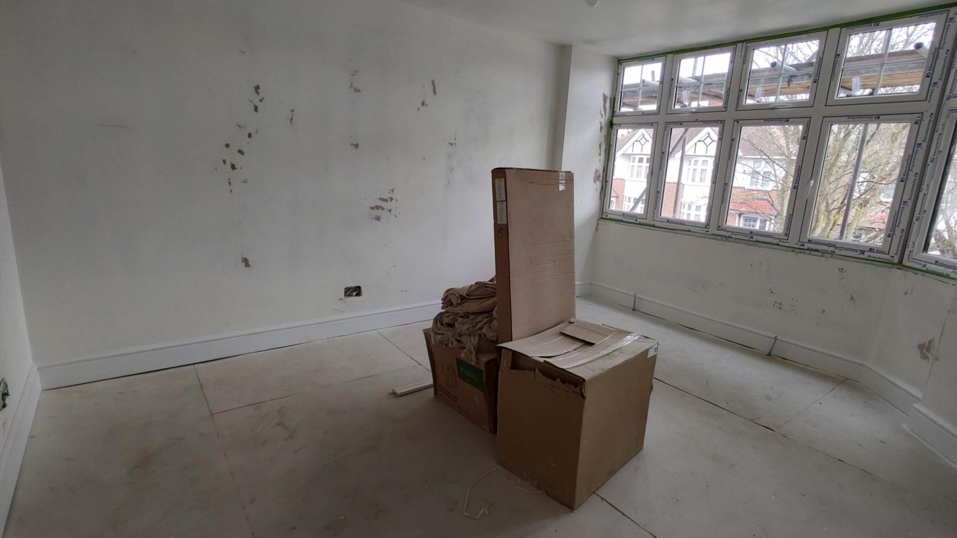 London W3 9NZ 4 bed semi-detached sales property internal/external image-2