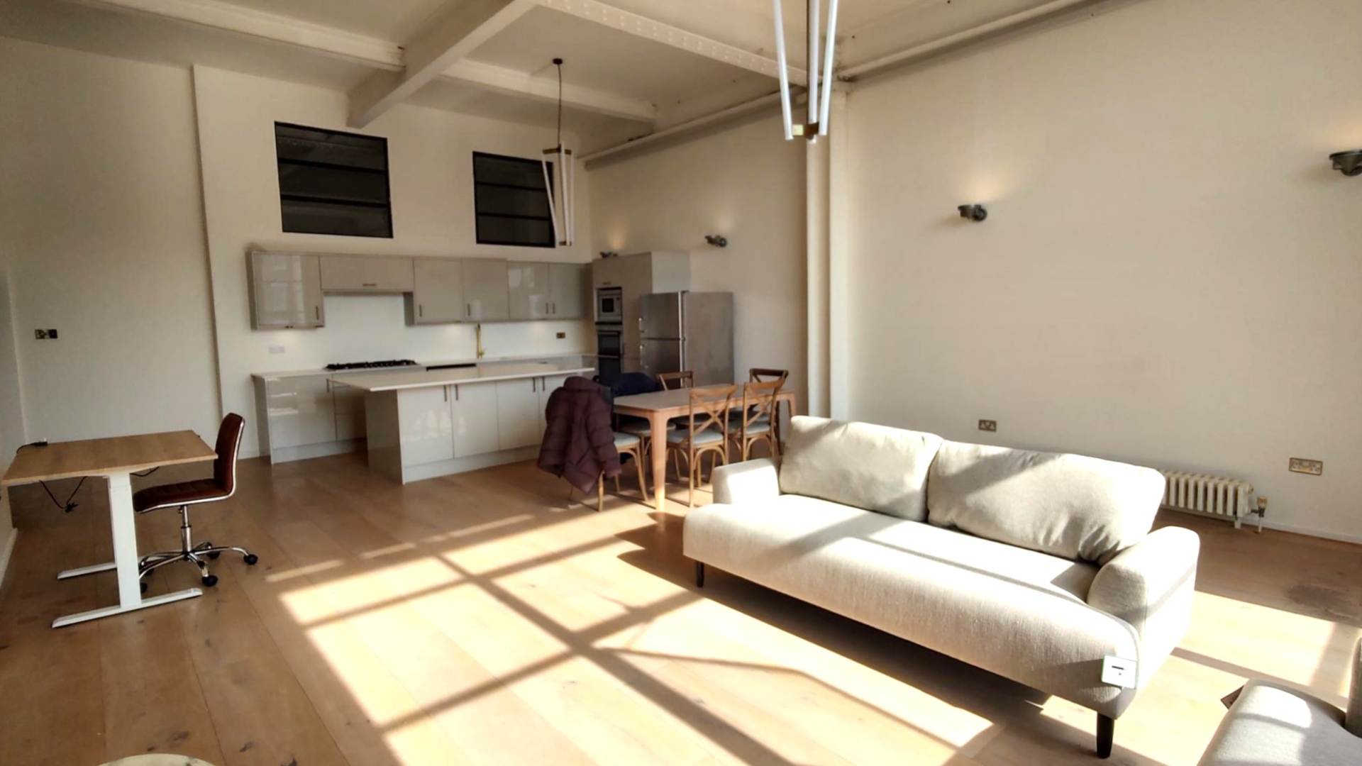 London W4 5BW 3 bed flat rental property internal/external image-4