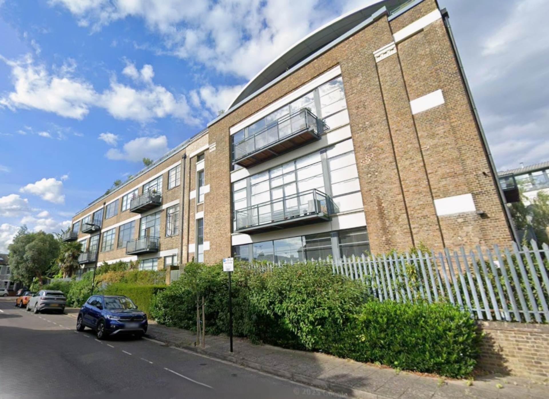 London W4 5BW 3 bed flat rental property internal/external image-6