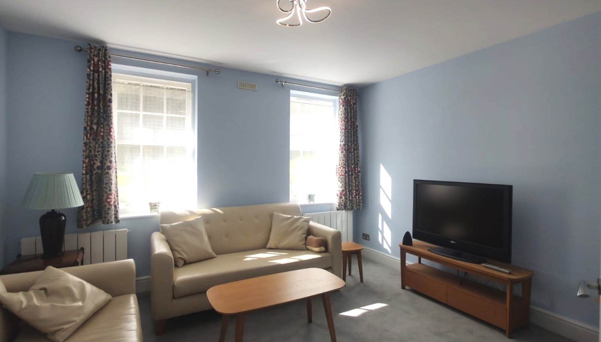 3 bed flat to rent | Well Walk, London NW3 Picure-1