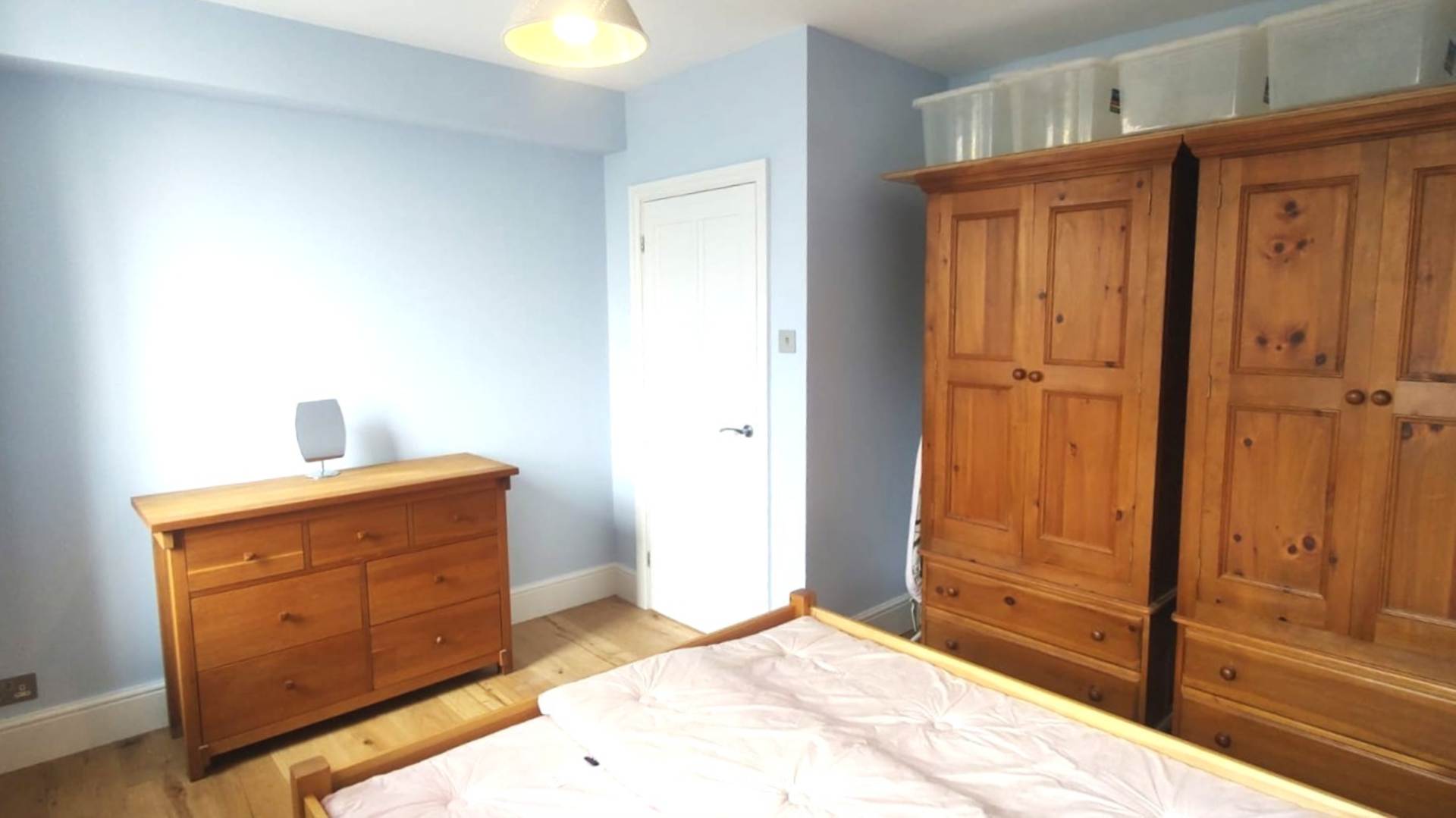 London NW3 1LF 3 bed flat rental property internal/external image-12