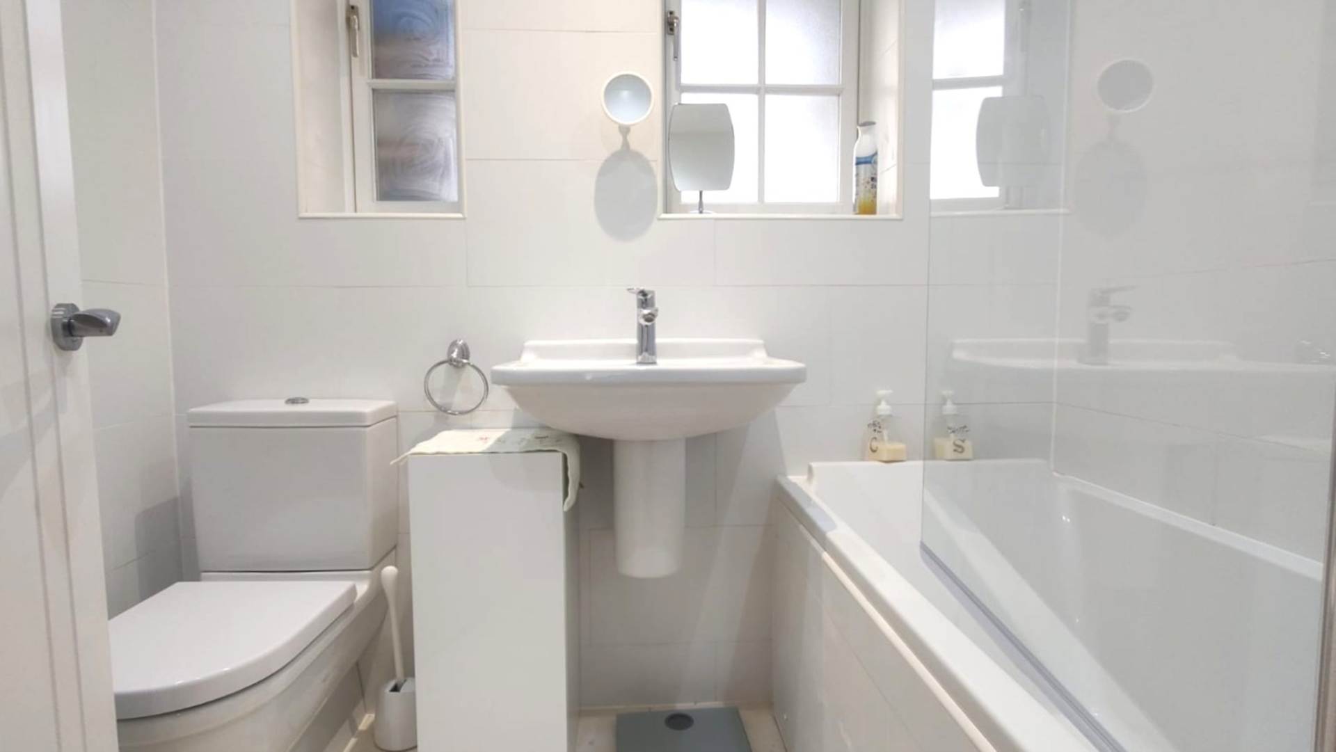 London NW3 1LF 3 bed flat rental property internal/external image-14