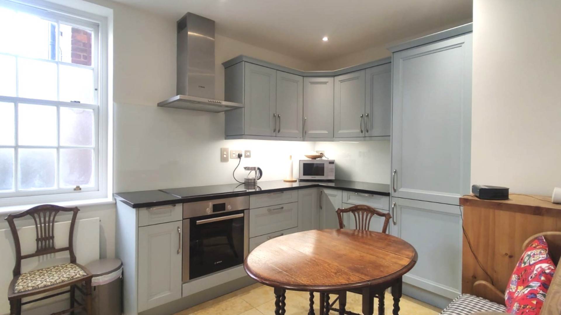 London NW3 1LF 3 bed flat rental property internal/external image-4