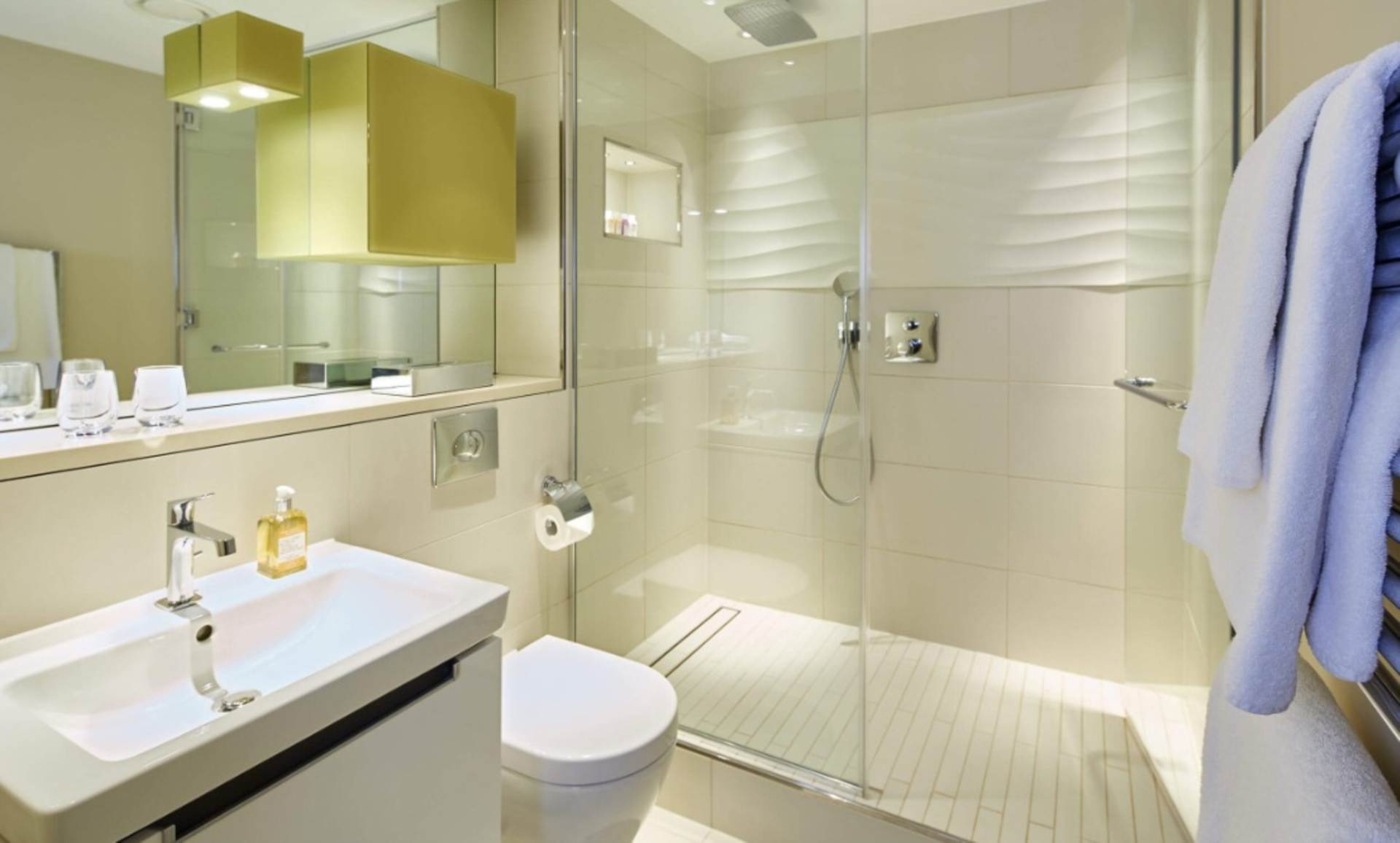 London EC3R 6AG 1 bed studio rental property internal/external image-2