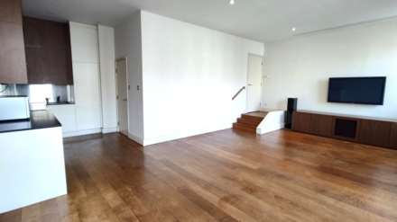 3 bed flat to rent in London W2