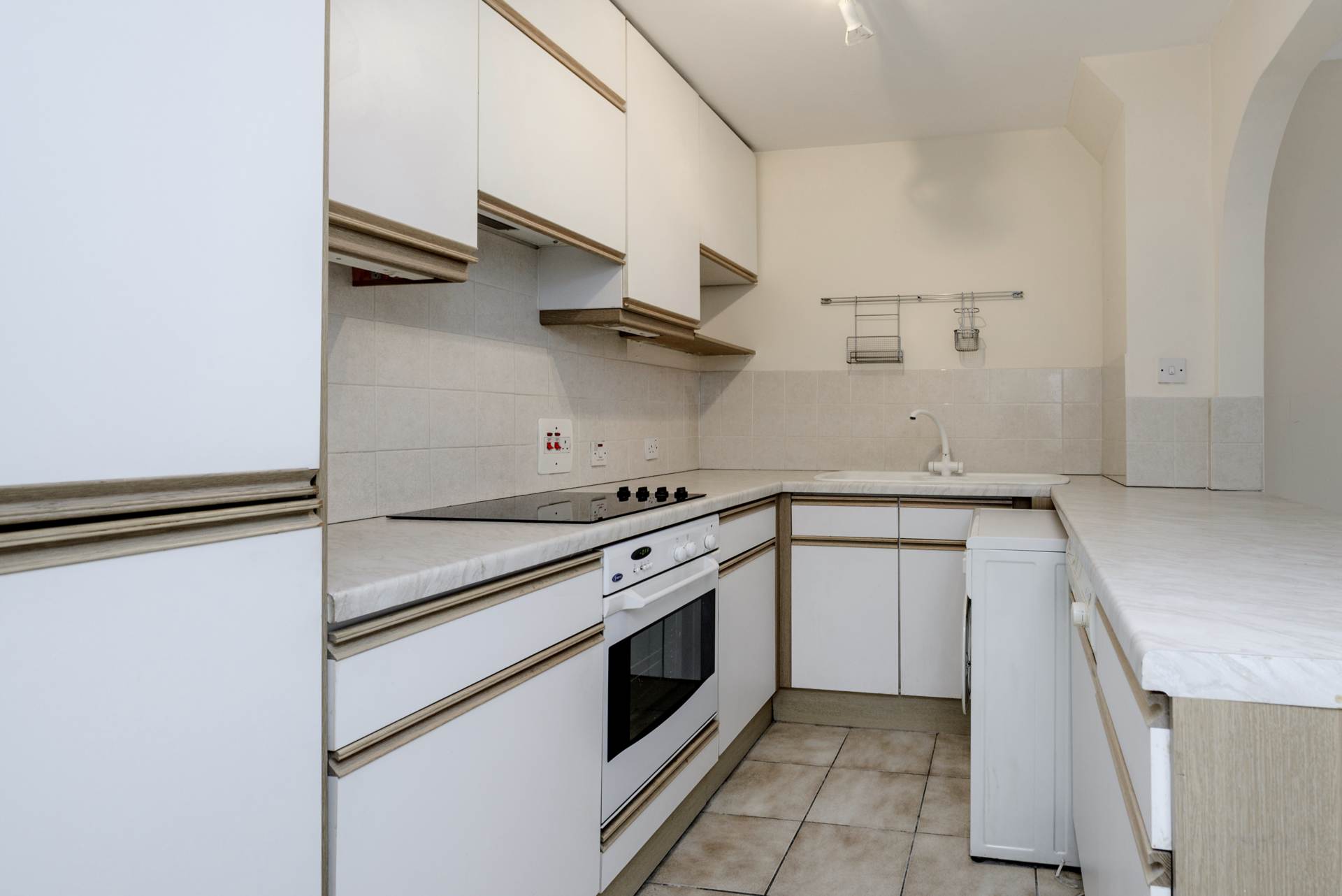 London SW7 4RW 1 bed flat sales property internal/external image-5