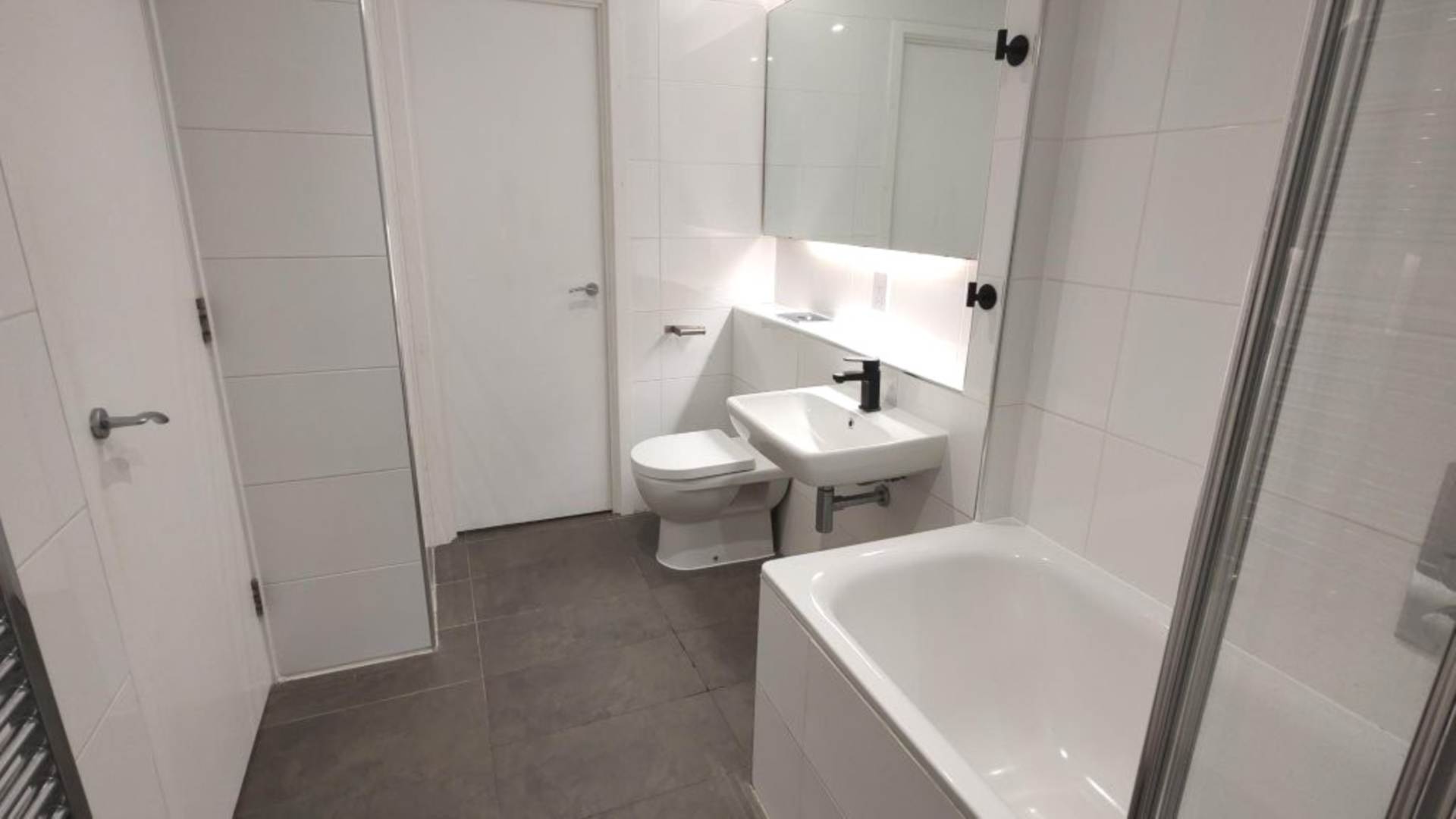 London N7 6LJ 2 bed maisonette rental property internal/external image-5