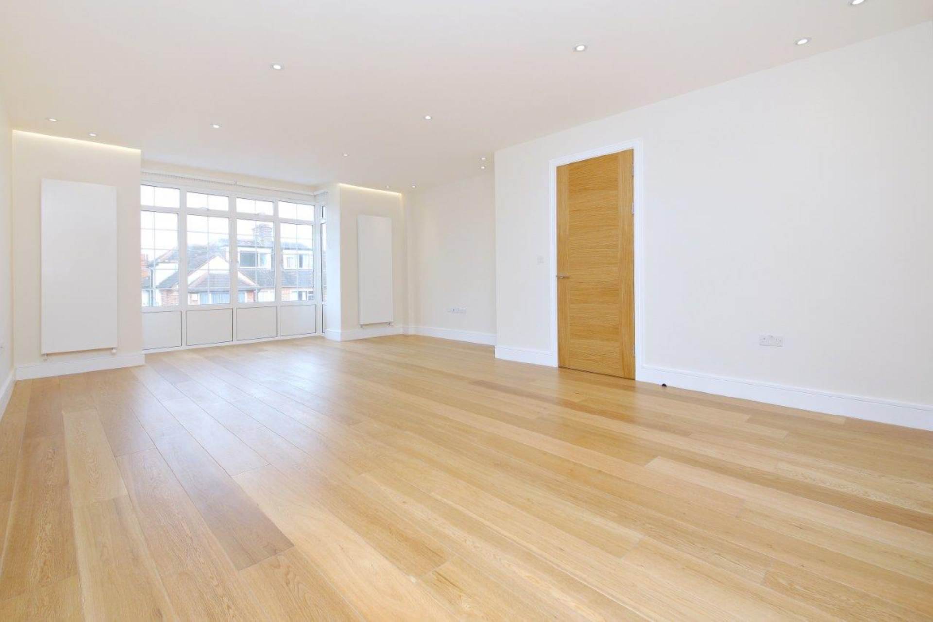 London NW11 8BL 2 bed flat rental property internal/external image-1