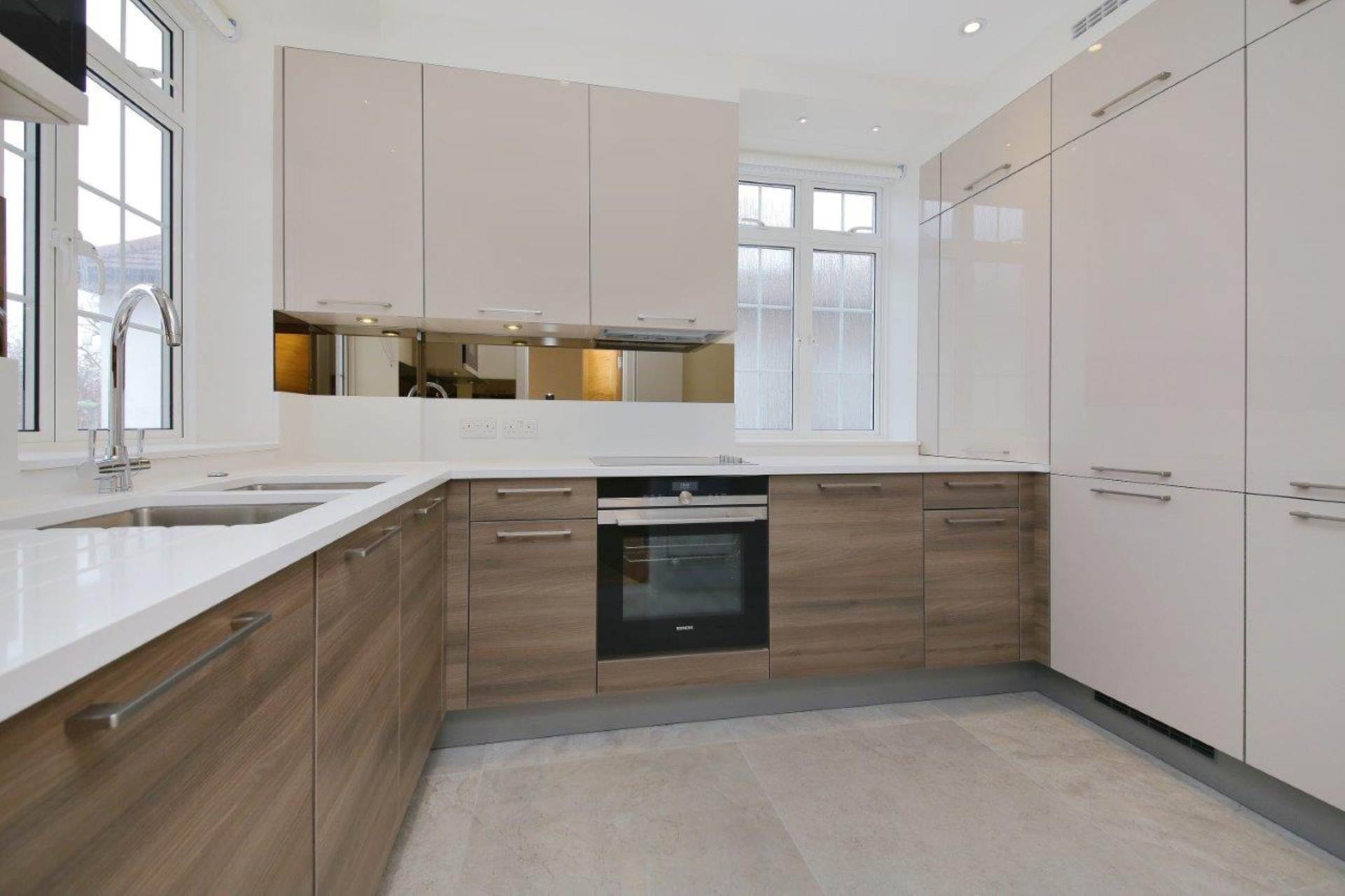 London NW11 8BL 2 bed flat rental property internal/external image-3