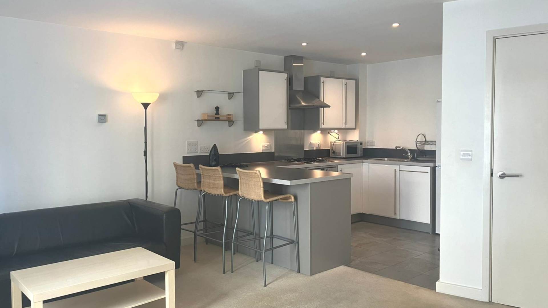 London N7 8EB 1 bed flat sales property internal/external image-1