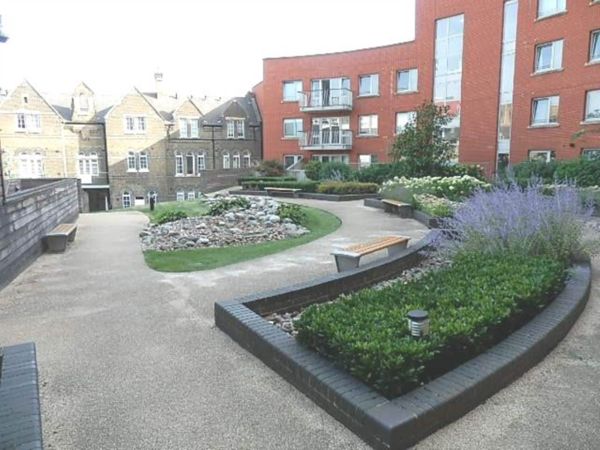 London N7 8EB 1 bed flat sales property internal/external image-7
