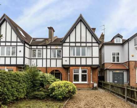 6 bed terrace to rent in London W13