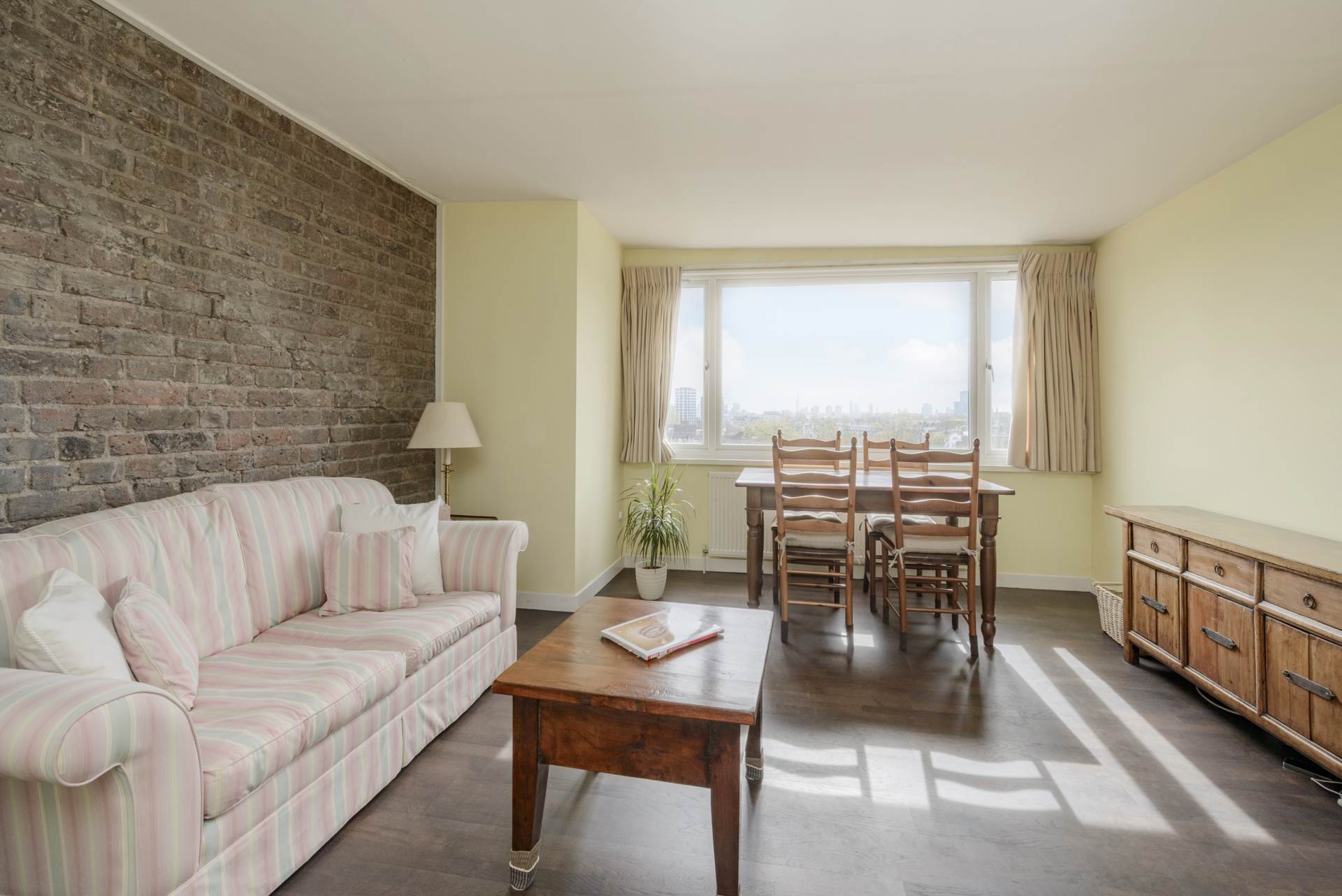 ロンドンNW3 4SS 1ベッドフラット 売買物件の内外装写真-2