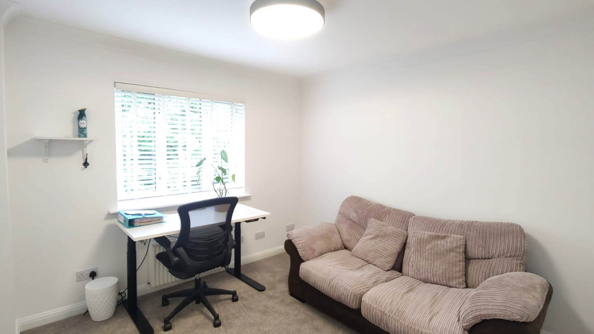 London N3 2BN 2 bed maisonette rental property internal/external image-6