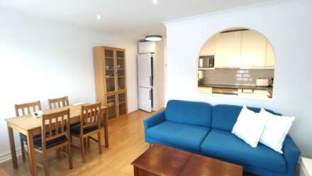2 bed maisonette to rent in London N3